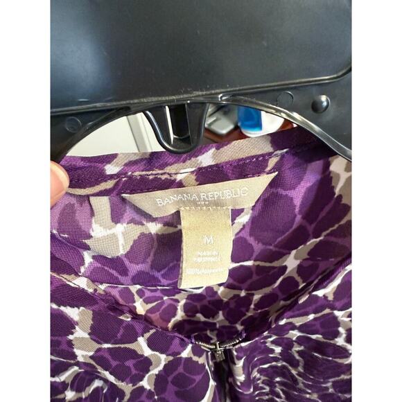 Banana Republic sleeveless women’s medium shirt. - Picture 2 of 4